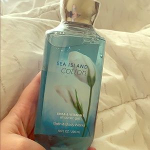 Bath & body works shower gel